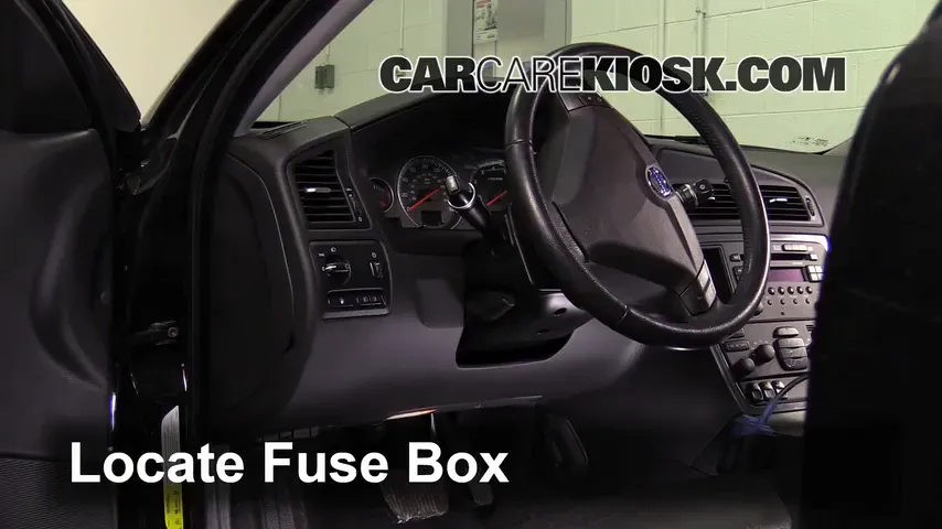 2008 Volvo S60 2.5T 2.5L 5 Cyl. Turbo Fuse (Interior)